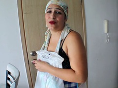 How nice is my maid - porn in Spanish