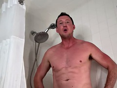 Handsome amateur hunk solo masturbating in the bathtub