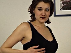 Tina 37 introduces herself. Im looking for a fuck date