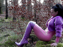 Lady Pantera in rosy PVC Catsuit fake bosoms Fur Outdoors