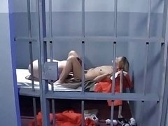 Анальный секс, Тюрьма