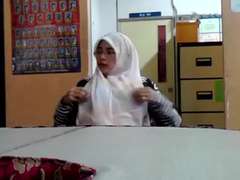 hijab breasts flashing