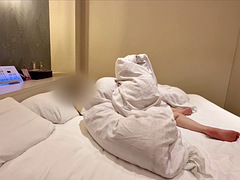 Grosse titten, Betrug, Besamung, Gehörnter ehemann, Einschiebung, Japanische massage, Überraschung, Titten