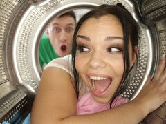 Анальный секс, Ванна, Большая жопа, Большие сиськи, Минет, Брюнетки, Собачьи, Молоденькие