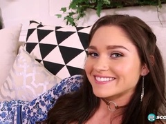 Amatör, Brunett, Docka, Klänning, Kvinna, Kök, Onani, Tonåring