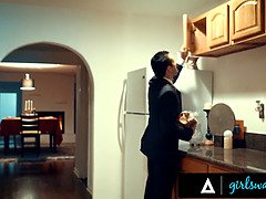 Большие сиськи, Измена, Пальцем, Лесбиянка, Лизание, Натуральные сиськи, Киски, Реалити