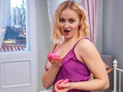 Amatéři, Velký zadek, Velké kozy, Blondýna, Masturbace, Krátké vlasy, Sólo, Odstraňování