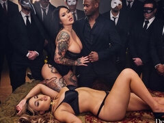 Asiatique, Gros cul, Grosse bite, Gros seins, Sucer une bite, En levrette, Mère que j'aimerais baiser