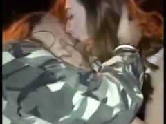 Amateur, Gros seins, Voiture, Exhib, Hd, Embrassement, Lesbienne, Nénés