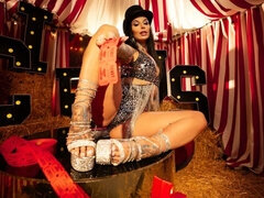 Amaterji, Velika rit, Rjavolaska, Prstni, Samozadovoljevanje, Milf, Solo, Odstranjevanje