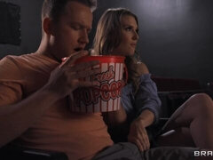 Kuřba, Brunetka, Roztomilá, Na psíka, Honění, Prirodzené prsia, Na verejnosti, Teenka