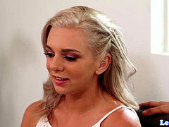 Soveværelse, Give finger, Lesbisk, Onani, Lille kvinde, Realitet, Barberet, Tatovering