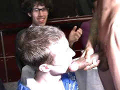 Kuřba, Dávení penisem, Gay, Skupina, Na veřejnosti, Realita, Tetování, Voyeur