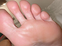 The Most Cute and Beautiful Feet Ever Get Massage in Best New York Salon