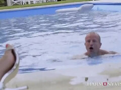 アナル, 茶髪の, 中出し, イマラチオ, エロティック, アウトドア, プール, オッパイの