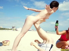 Bambino, Grande cazzo, Tette grandi, Tettona, Divertente, Hardcore, Hd, Soldi