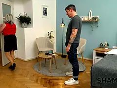 Abszurd, Hd, Háziasszonyok, Érett koros, Érett feleség, Visítozás, Harisnya, Feleség