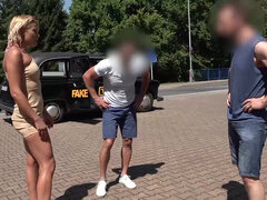 Anaal, Blond, Pijpbeurt, Hondjeshouding, Buiten, Slipje, Openbaar, Trio