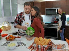 Большая жопа, Большой член, Большие сиськи, Минет, Собачьи, Двойное проникновение, Гибкие, На кухне