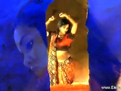 Eroottinen, Hd, Intialainen, Latinankieli, Äiti jota haluaisin panna, Alasti, Äitipuoli, Strippaus