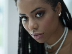 Noire, En levrette, Doigter, Interracial, Masturbation, Chatte, Maigrichonne, Dénudage