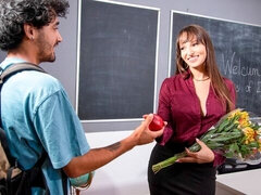 Ερασιτέχνης, Μεγάλος κώλος, Μεγάλα βυζιά, Πίπα, Μελαχροινή, Σε στάση σκύλου στα τέσσερα, Σκληρό, Ώριμη γυναίκα