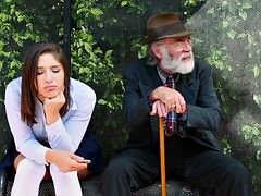 Жопа, Минет, Брюнетки, На природе, На публике, Молоденькие