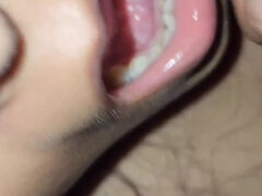 Enthousiasteling, Sperma in mond, Vriendin, Indisch, Gezichtspunt