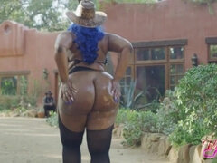 Fat Ass ebony BBW Victoria - Deepthroat and fucking