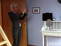 Mother estate agent cougar wakes and screws wild college girl