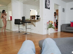 Красотки, Большой член, Минет, Киски, Молоденькие, Втроем, Сиськи