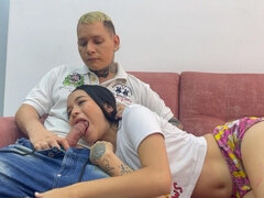 18 ans, Amateur, Petite femme, Chevaucher, Tabou, Tatouage, Adolescente