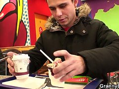 Lepotice, Fafanje, Evinja, Globoko grlo, Dekle drka tiča, Zrela, Mama, Mačeha