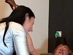 Анальный секс, Садо мазо, Брюнетки, Дилдо, Женское доминирование, Зрелые, Рабыни, Чулки