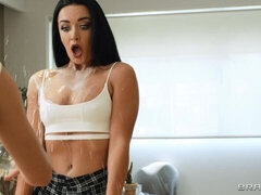 Grote kont, Grote lul, Pijpbeurt, Hondjeshouding, 1 man 2 vrouwen, Likken, Moeder die ik wil neuken, Kut duiken