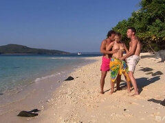 Analny, Blondynka, Wytrysk, Podwójna penetracja, Twarzowy, Na wolnym powietrzu, Publiczny, Trójkąt