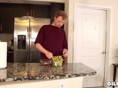 Μεγάλος κώλος, Μαύρος, Πίπα, Χύσιμο, Γιαγιά, Σκληρό, Μουνί, Βυζιά