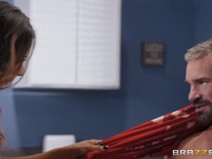 큰 음경, 흑갈색 머리, 바람핀, 하드코어, 밀프, 보지, 젖가슴