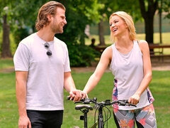 Anális szex, Szőke, Cumizás, Kutya póz, Ujjazás, Kézimunka, Csókolózás, Érett feleség