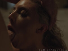 Arschlecken, Blasen, Absätze, Küssen, Küche, Hintern versohlen, Tittenfick, Titten