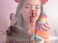 Gros cul, Plantureuse, Gode, Lesbienne, Masturbation, Rasée, Plan cul à trois, Jouets