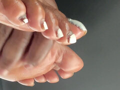 Enthousiasteling, Mooie dikke vrouwen, Zwart, Auto, Voeten fetish, Voetbeurt, Masseren