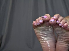 Jessica Jones fat feet