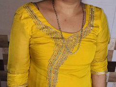 Desi Bhabhi Naina Licks Puffy Pussy - Hot Indian Sister-in-Law Sex