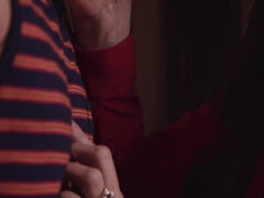 Perännuolu, Isot tissit, Takaapäin, Korkokengät, Lävistys, Hame, Äitipuoli, Tatuointi