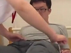 18, Azijci, Kosmate, Najstnice, V uniformi