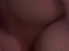 Hjemmelaget, Naturlige bryster, Alene