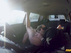 Niemowlę, Blondynka, Samochód, Hardcore, Lizanie, Majtki, Cipka, Jazda konna