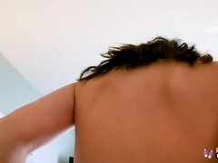 Veľké péro, Brunetka, Prsnatá, Roztomilá, Hlboký orál, Orgazmus, Teenka, Kozičky