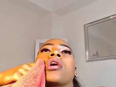 Enthousiasteling, Lieveling, Mooi, Grote lul, Travestiet, Masturbatie, Shemale, Tieten likken